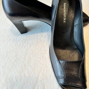 Banana Republic black leather 3 ½ “ heels, size 91/2, NIB